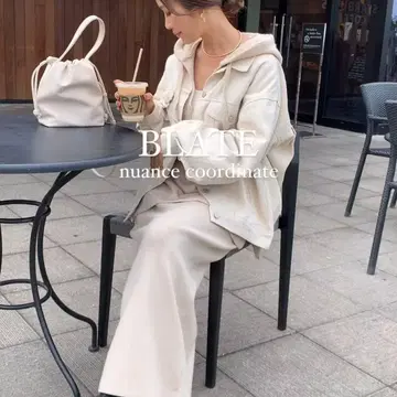 blate 베이지 후드 부착 니트