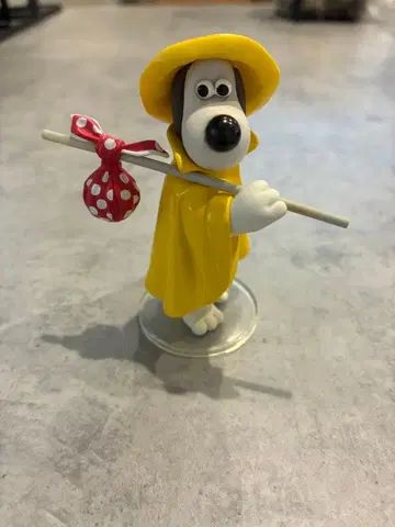 UDF 아드만 레인코트 그루미트 월레스와 그루미트 피규어