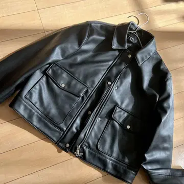 새상품급 ZARA 페이크 가죽 자켓 블랙 M