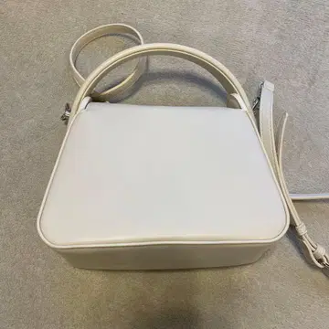 화이트 핸들 포함 천연 가죽 숄더백