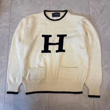 아이보리 H 자수 스웨터