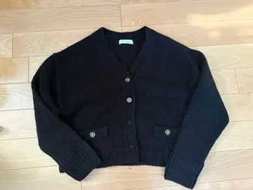 미사용 라토타리테 부클 V 숏 가디건 블랙