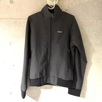 patagonia 배기 자켓 xs 다크 그레이