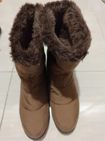 크롤바리아 부츠