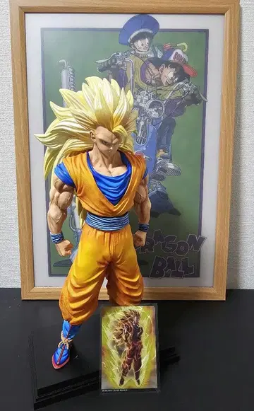 슈퍼 사이어인 3 손오공 피규어