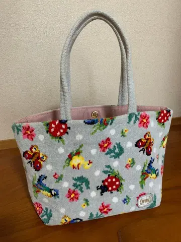 페이러 하이 도트 토트백