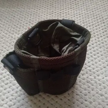 올리브 그린 바디백 웨스트 파우치