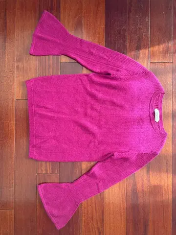 미착용 새상품급 에스페락 플레어 슬리브 핑크 니트 스웨터