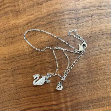 스와로브스키 스완 목걸이