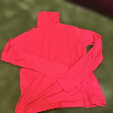 하이넥 티셔츠 레드 새상품급