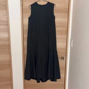 PLST 트위드 슬리브리스 플레어 원피스