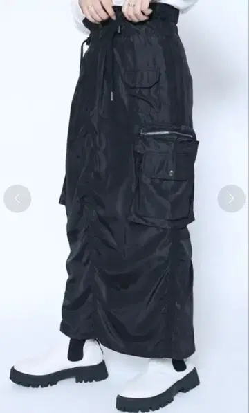 [미사용 새상품] 셔링 디자인 롱 스커트 (블랙) 원가 18,000엔