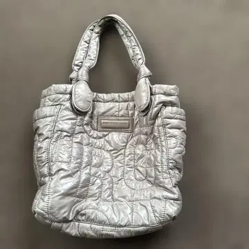 실버 퀼팅 토트백