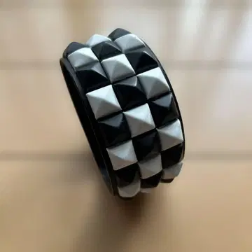 스터드 디자인 팔찌