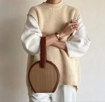 machatt 크림색 아제 슬리브 니트 베스트 정품