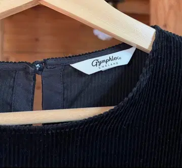 Gymphlex 블랙 코듀로이 롱 원피스