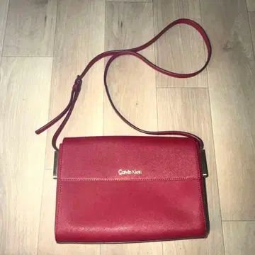 Calvin Klein 빨간색 숄더백