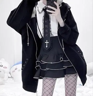 MARS 스터드 장식 크로스 자수 빅 후드티