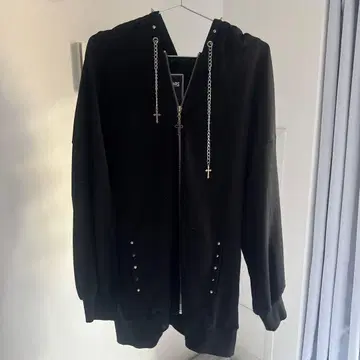 MARS 스터드 장식 크로스 자수 빅 후드티