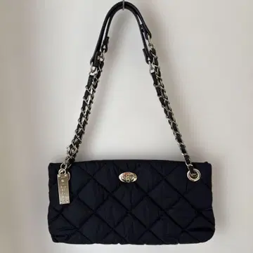 블랙 퀼팅 하프 숄더백