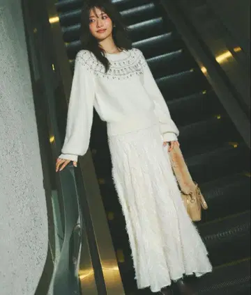 COCODEAL 웨이브 플러피 플레어 스커트