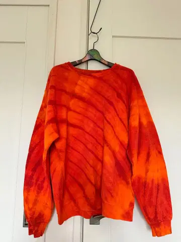구제 의류 오렌지 타이다이 긴팔 맨투맨