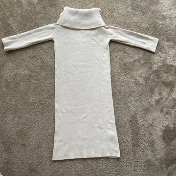 [ ZARA ] 화이트 오픈 숄더 니트 원피스