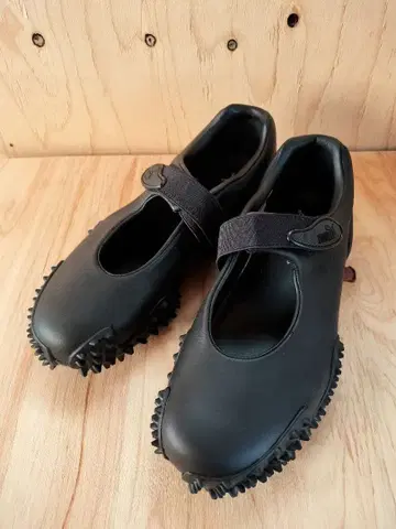 천연 가죽 스니커즈 [ PUMA ] Mostro Fey UK5 24cm