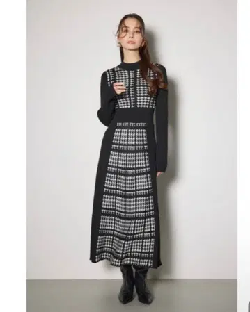 하운드투스 체크 백리본 플레어 니트 원피스