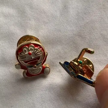 도라에몽 핀즈 핀 배지 미니 도라 타임머신