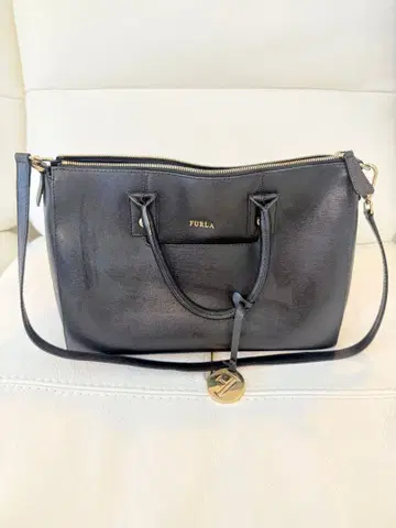 FURLA 블랙 가죽 숄더백