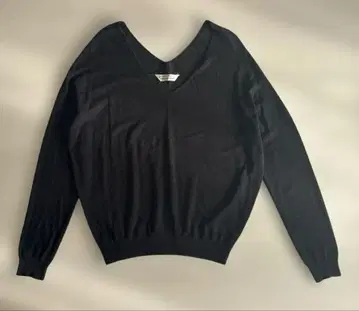 트라쪼돈나 V넥 니트 블랙