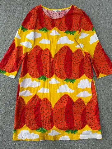 레어 마리메꼬 딸기 7부 소매 튜닉 원피스 XS