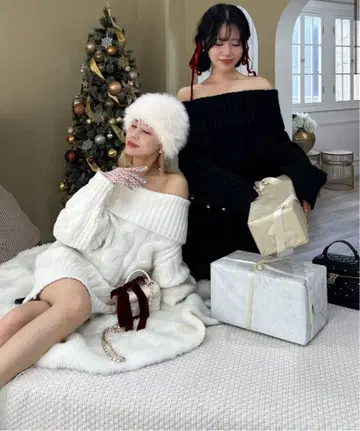 ROYAL PARTY 오프숄더 케이블 니트 미니 원피스 블랙