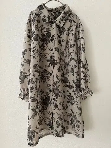 꽃무늬 블라우스