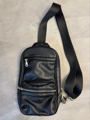 TAKEO KIKUCHI 다케오 키쿠치 바디백 원숄더 블랙