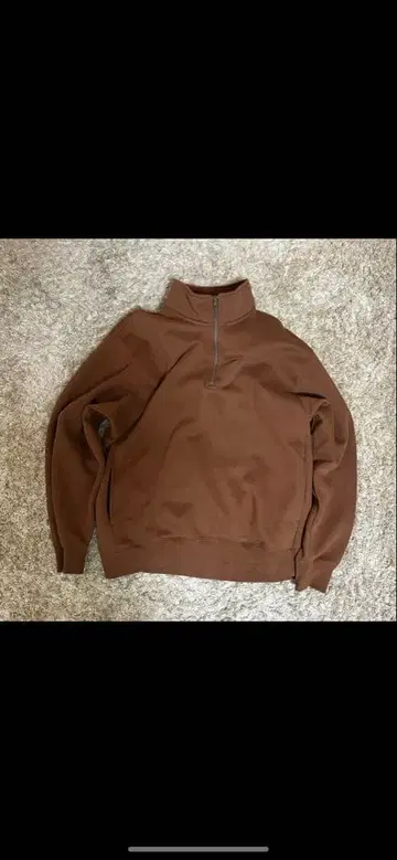 브라운 하프 지퍼 맨투맨