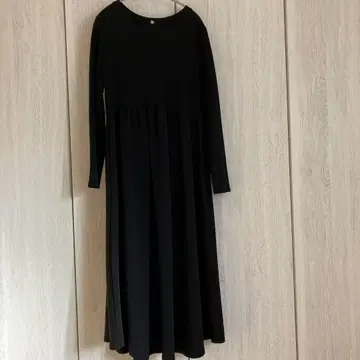 coca 블랙 긴팔 엠보싱 원피스 마터니티