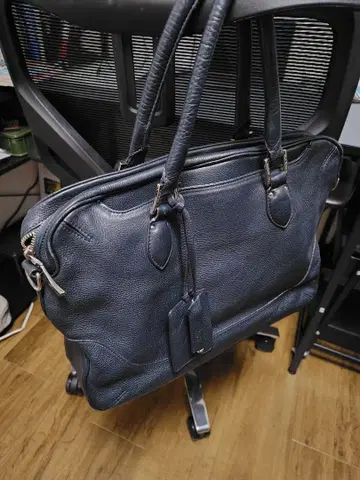 페레 모르비다 네이비 가죽 비즈니스 백