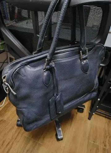 페레 모르비다 네이비 가죽 비즈니스 백