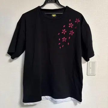 미야비유이 꽃무늬 프린트 블랙 M 사이즈 T셔츠
