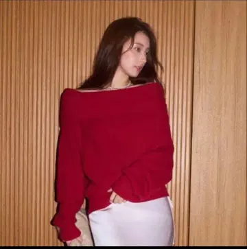 fray i.d 돌먼 슬리브 오프숄더 니트