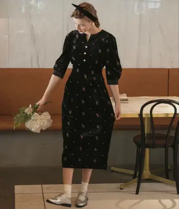 [ BONLECILL noir ] 펄 버튼 벨로아 펜슬 드레스