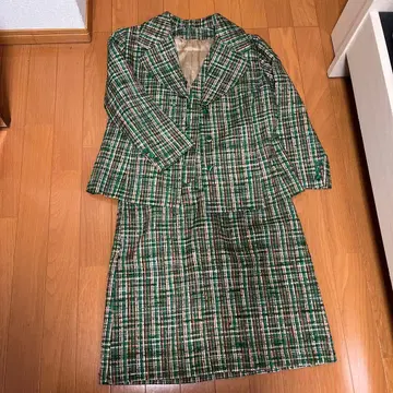 그린 계열 체크 무늬 스커트 셋업