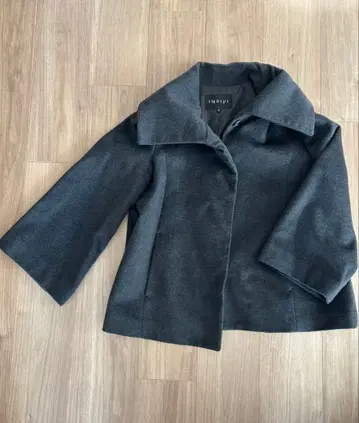 인디비 다크 그레이 숏코트 플레어 소매