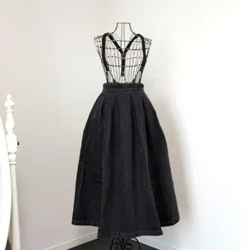 트루 바이 마리코오이카와 서스펜더 볼륨 데님 스커트 34