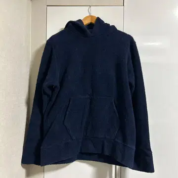 네이비 플리스 후드 부착 후드티