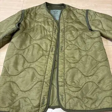 올리브 그린 퀼팅 자켓