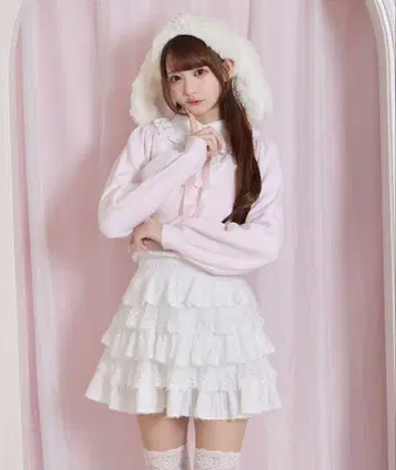 Honey Cinnamon 요크 절개 코튼 레이스 니트탑