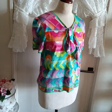 레오나르 리본 반팔